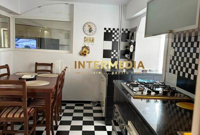 Apartament cu 4 camere decomandat, mobilat în Central