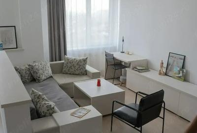 Apartament cu 3 camere semidecomandat, mobilat în Iris
