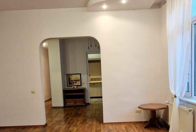 Vanzare apartament trei camere transformate in doua vila Armeneasca - 5