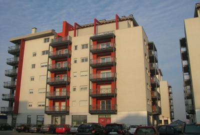 De inchiriat apartament cu 4 camere + 130mp terasa - Nemobilat - Ring