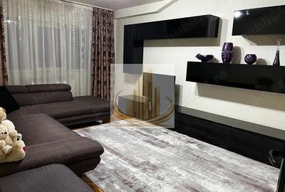 Apartament cu 3 camere decomandat, mobilat în Lunei