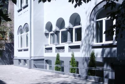 Casă individuală cu 14 camere în P-ța Victoriei