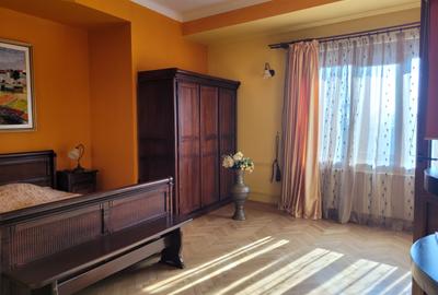 Vând apartament 4 camere ultracentral 170 mp et 2 - 3