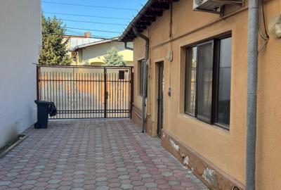De vanzare: Casa cu 3 camere in zona centrala a Ploiestiului - 1