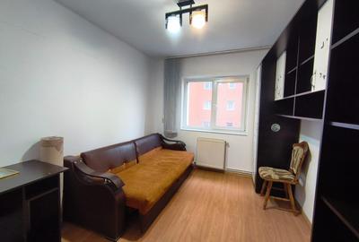 Apartament cu 3 camere, etaj intermediar - 9