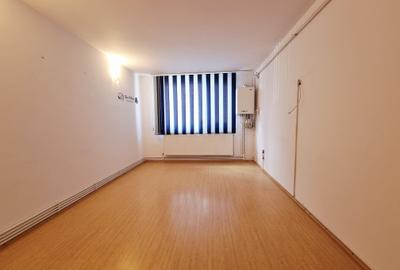 Garsoniera Tiglina 1 etaj 1 pretabila birou - 1