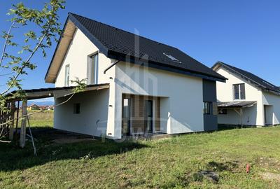 Casă individuală cu 4 camere în Șura Mică