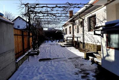 Casă individuală cu 7 camere în Calea Dumbrăvii