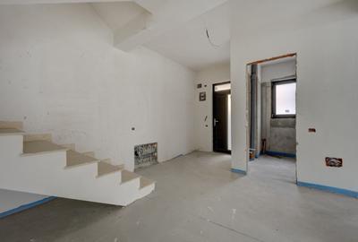 Casa se preda finisata - 4 bai - 3 dormitoare - curte - parcare - metrou Păcii - 16