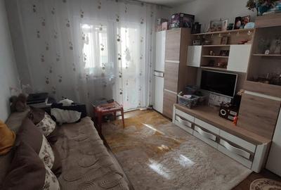 3 camere Decomandat etaj 3 - Posta Pacurari - 109000 euro - 1