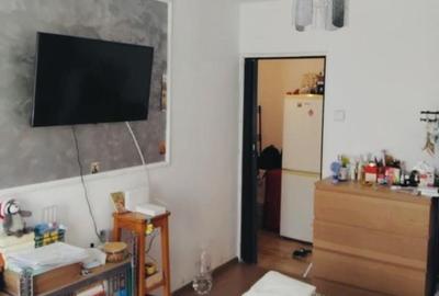 Garsoniera renovata decomandata Crangasi metrou- bloc 1983 - 6