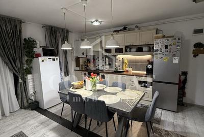 Apartament cu 3 camere decomandat, mobilat în Florești
