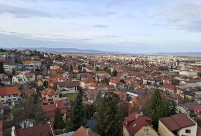 VANZARE  VILA - 3 APARTAMENTE DRUMUL POIENII  LIVADA POSTEI - Proprietate unica - 2
