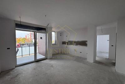 Apartament cu 3 camere decomandat în Aradului