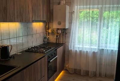Apartament cu 2 camere decomandat în Răcădău