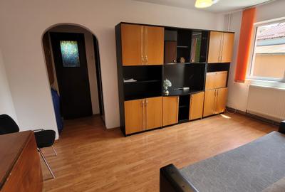 Inchiriez apartament cu 2 camere, cartier Florilor, Str. Lalelelor - 4