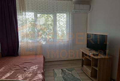 Garsonieră, mobilată în Poarta 6