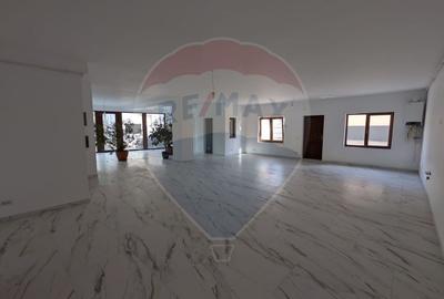 Spațiu Comercial 135mp | Zona Abator | Parter | Vitrină | 1500€ - 2