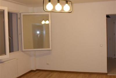 Apartament cu 3 camere decomandat în Obor