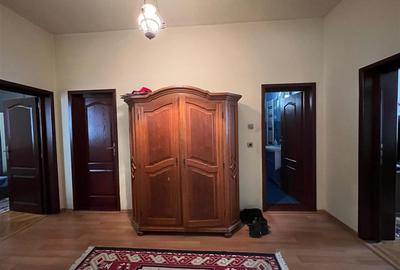 Casa cu 3 camere in zona parcului Regina Maria - 10