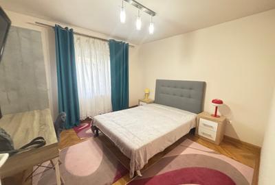 Inchiriez apartament 2 camere transformat in 3 Mircea cel batran400 euro - 1