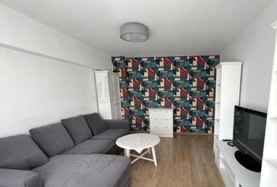 Apartament cu 1 camere decomandat, mobilat în P-ța Victoriei