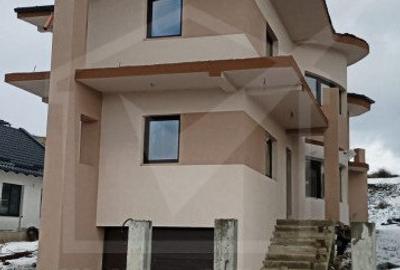 Casă individuală cu 6 camere în Iris