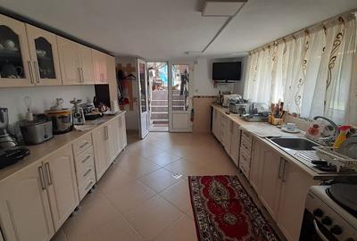 Casa moderna, foarte spatioasa, cu  1500 mp teren, în  Dambul Rotund - 15