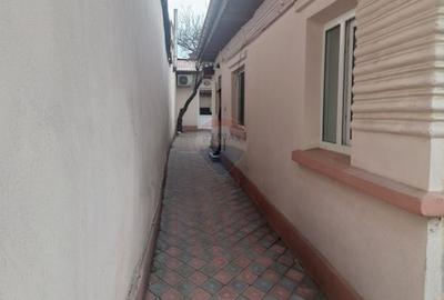 Casă cu două corpuri, ideală pentru firmă, Vitan - 3