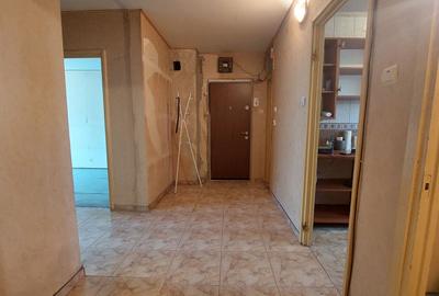 Apartament 4 camere , 2/4, Titan , Theodor Pallady, metrou 1 Decembrie - 15