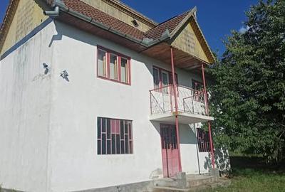 Casa de vacanta cu teren 1.2 ha - 1