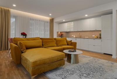 Apartament cu 3 camere, mobilat în Iancu Nicolae
