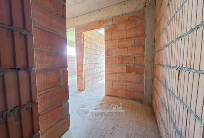 Apartament cu 2 camere semidecomandat în Cug