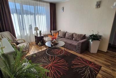 Apartament cu 3 camere semidecomandat, mobilat în Păcii