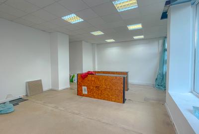 Spatiu comercial, 2 intrari, 82 mp, Noua - 5