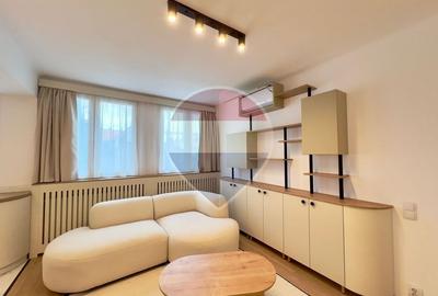 Apartament cu 2 camere decomandat, mobilat în P-ța Mihai Viteazul