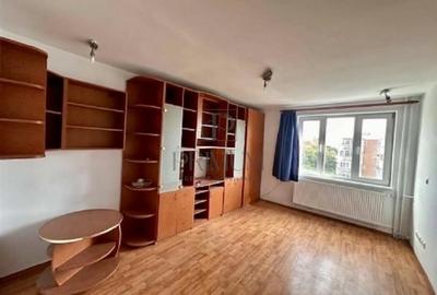 Aradului - 2 Camere - Etaj intermediar cu LIFT - Decomandat - Zona excelenta - 1