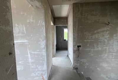 Casa cu 4 camere 5 ari teren - 10
