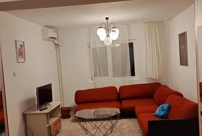 Apartament cu 4 camere decomandat, mobilat în Plopilor