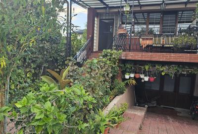 Marasesti-Central-vila S+P+1+M- ter- 410 mp la 480000 euro - 2