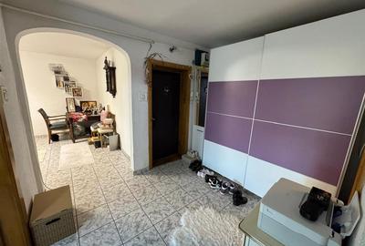 3 camere, etaj 3 cu acoperis, 2 balcoane , 2 bai, zona centrala - 6