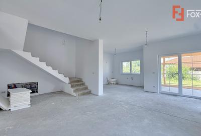 Duplex de vanzare, 5 camere despartit prin garaj - Mosnita Veche - 2