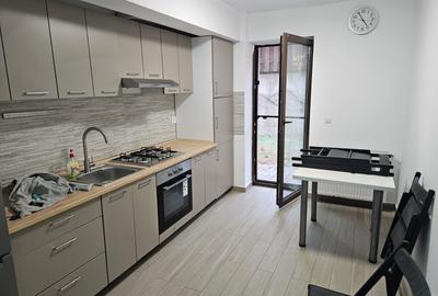 Apartament cu 2 camere decomandat, mobilat în Zorilor