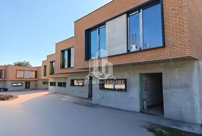 Casa 4 camere complex rezidential, 2 locuri de parcare , Palazu Mare - 1