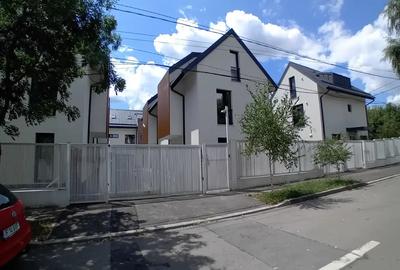 Duplex cu 5 camere în Străulești