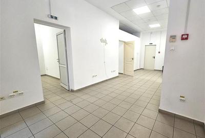 Pietonal Stefan cel Mare, spatiu  la etaj pentru activitati diverse - 9