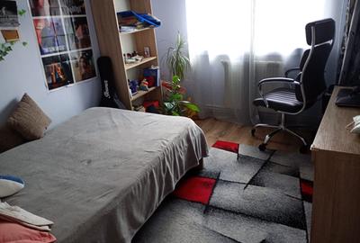 Apartament cu 3 camere decomandat, etaj 1/4,  zona Canta - 1