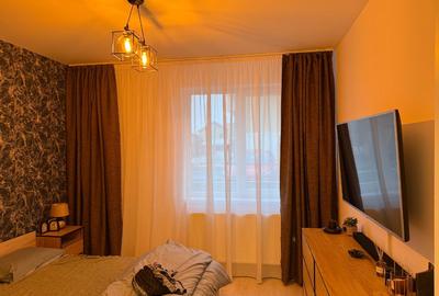 Apartament cu 2 camere semidecomandat, mobilat în Rahova