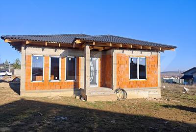 Casă individuală cu 4 camere în Paleu