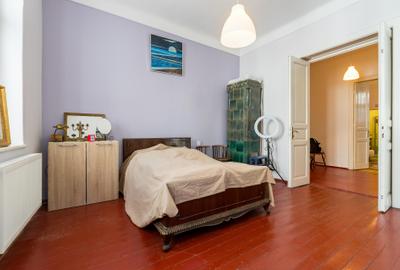 2 camere într-o casă monument istoric, strada  Maria Hagi Moscu, parter - 23